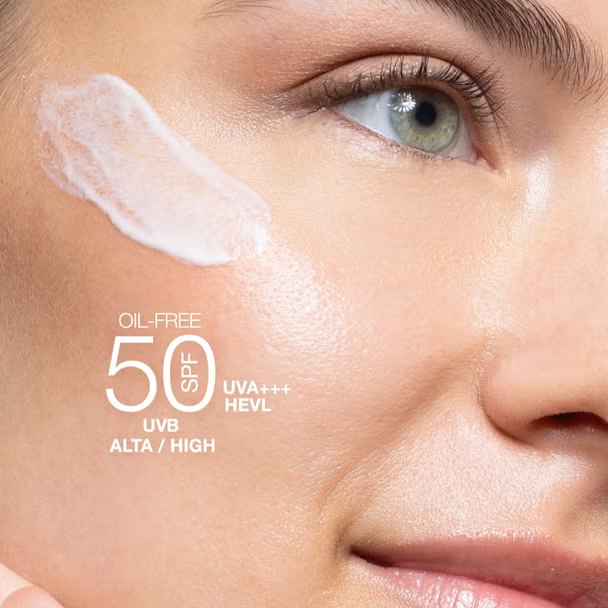 Daily Hi-Defense Dry Touch